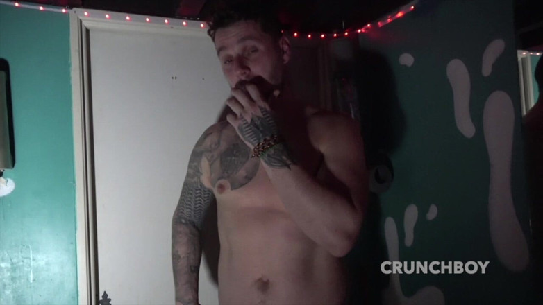 GAY USED RAW BY STRAIGHT BOY CURIOUS: Jony se fait baiser par Aplo Adrii