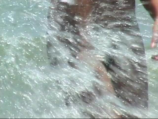Asian Cuntz: Ces jolies filles adorent jouer sur la plage