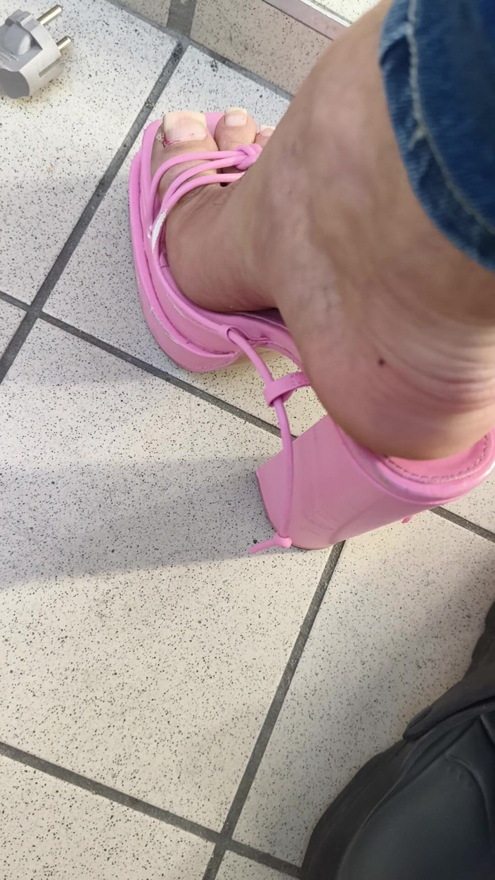 Mutsakin: Rosa högklackade skor
