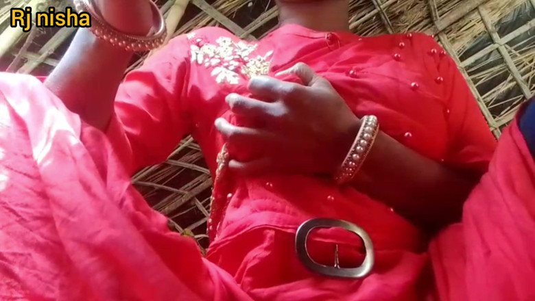RJ NISHA: Rj Nisha se masturbe avec le doigt