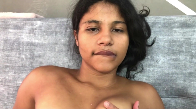 Johanna_love: Проникаючи в милу маленьку дупу моєї зведеної сестри