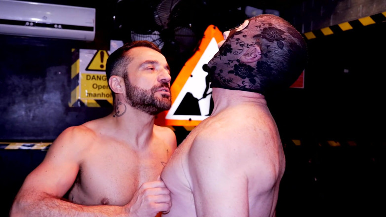 Daddy_dan_xxx: Schwule gruppe flip ficken ohne gummi im Cruise club