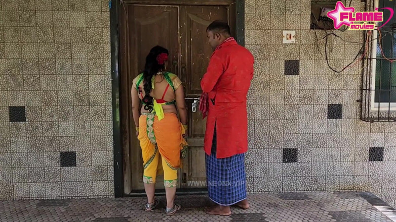 DesiHeat Studio: Desi Dhoodhwali sex dur cu House Ownar