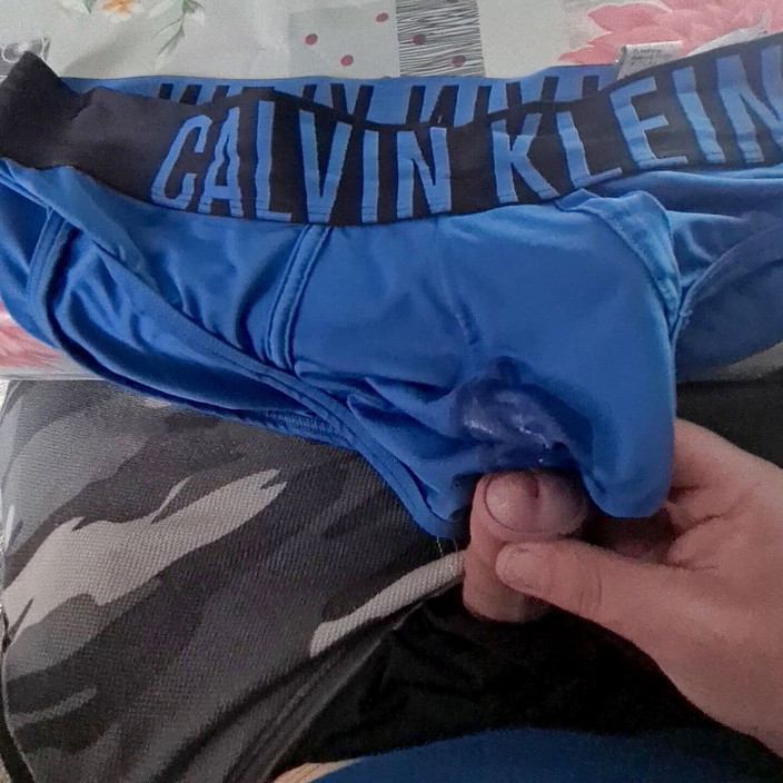 CumShorts: Éjaculation sur les sous-vêtements