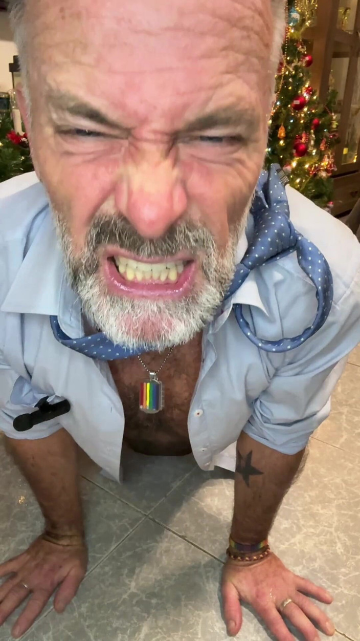 Daddybearvlc: Wette, du wünschst, es wäre dein arsch!!!
