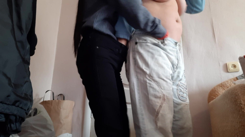 Lesbian-illusion: Ma copine et moi cachons de tout le monde que...