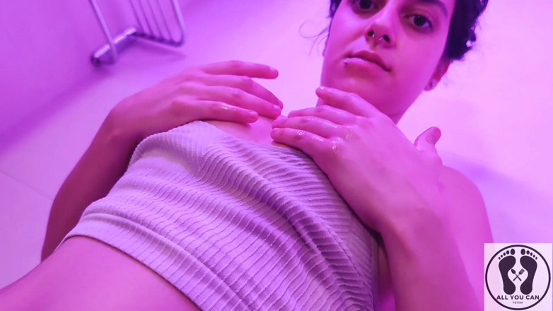 All You Can Fetish: Мокрі та брудні змащені маслом цицьки, дупа пизди в душі