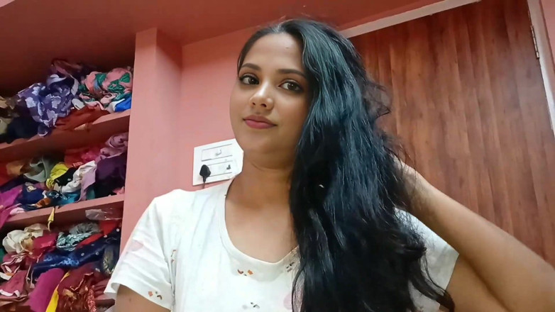 Desisexqueen: मेरी बड़ी सौतेली si ter बहुत गुस्से में थी वह मेरा लंड चूसने के बाद शांत हो गई