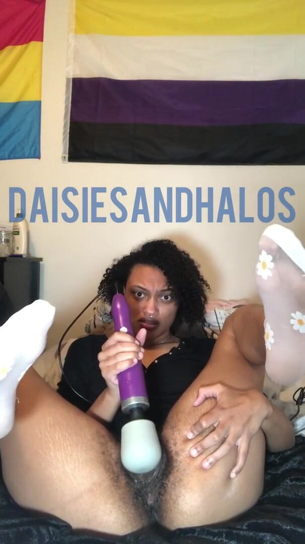 Daisiesandhalos: Doggystyle orgasm in my nightgown! Super hairy!