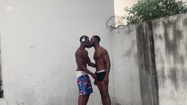 BlackDanie_production: Dua cowok hot ini dientot dari belakang