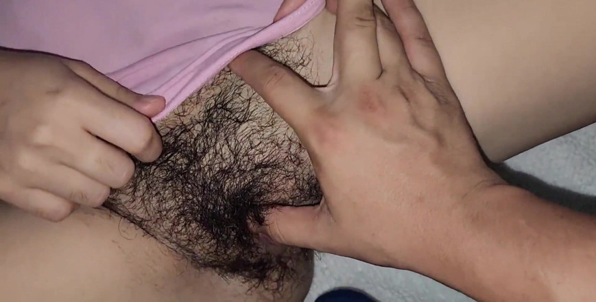 Wil9727: Xxx après avoir regardé la télévision, ma demi-sœur veut baiser