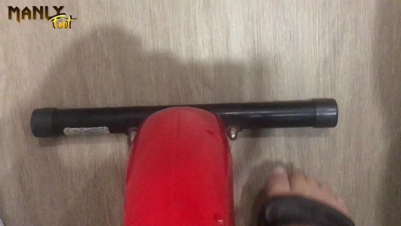 Manlyfoot: Ill Let You Finish On My Feet - Menunggang Basikal Tanpa...