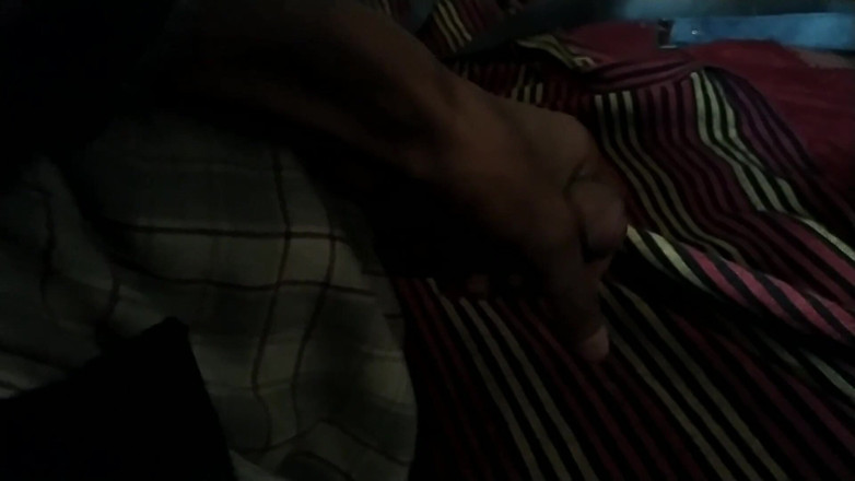 Desimast7: Big Cock Cumshot on Bed_horny Boy