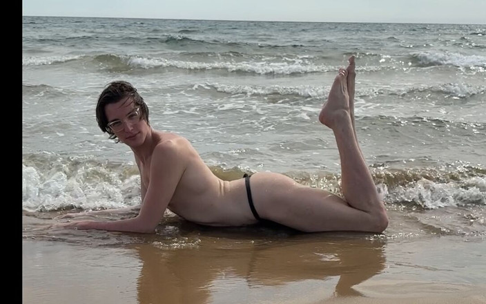Dreamboy_506: Femboy на відпочинку, великий камшот, названий у басейні та на човні
