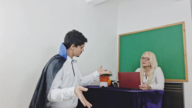 Raquel Cardoso Da Rosa: Dracula si scopa un tutor privato