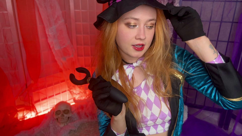 Sheryl X Sinclair: Girl Mad Hatter Got an Interesting Gift for Halloween!