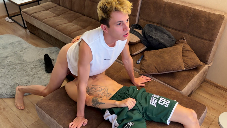 Ethan Lestray: 第 2 部分：twink 嘴里叼着大硬的家伙