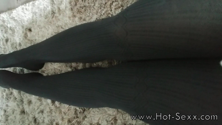 NaughtyCeleste: Naughtycelestes pies perfectos en medias de nylon