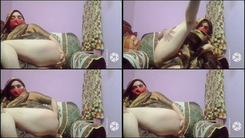 Sexy gunjan: Ibu tiri India memijat pantat montoknya yang seksi