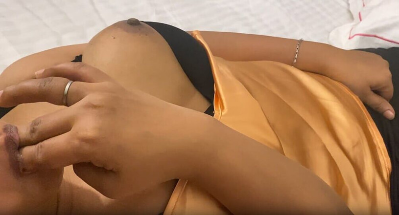 Arabicqueen: Mătușa Dasy ia muie cu degetele și se gândește greu la...