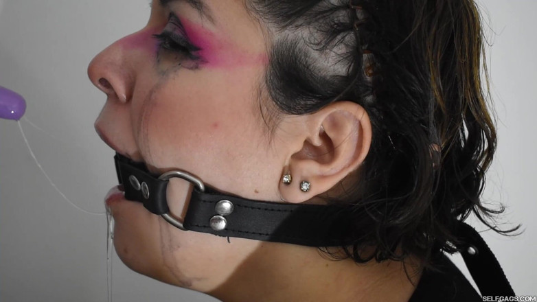 Selfgags Latina Bondage: Probíhá trénink děvky