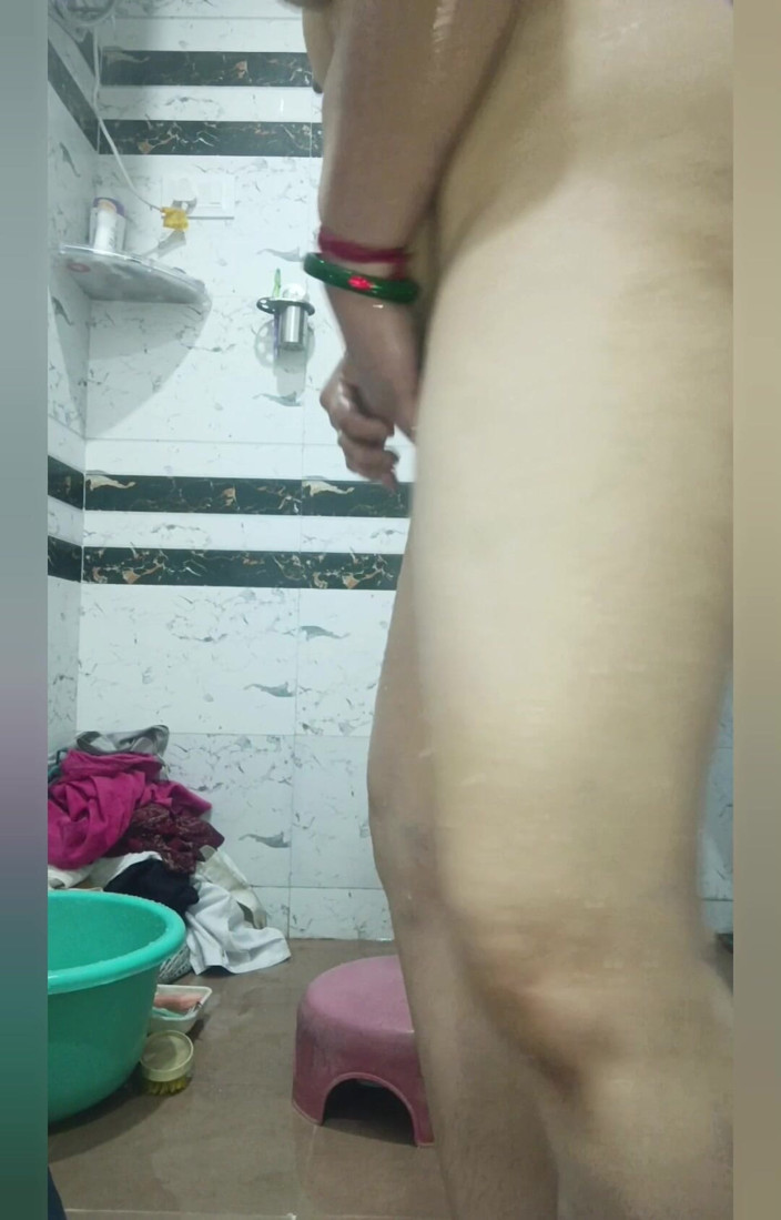 Priyahot77: Priya Bhabi Nice Ass Show