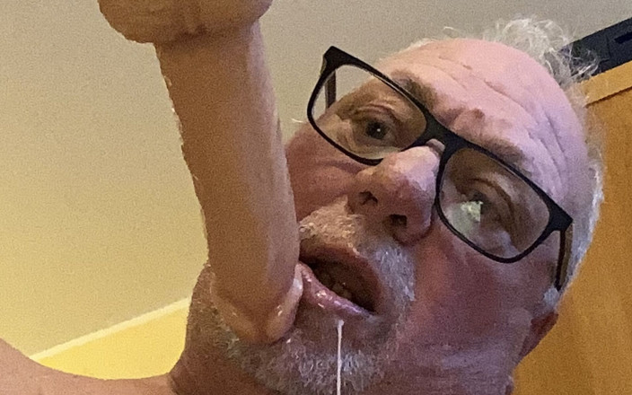 Gerri: Abspritzen in den mund ist lecker