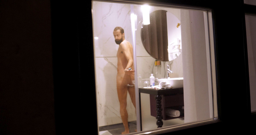 Jerking studs: 一个洗澡的家伙
