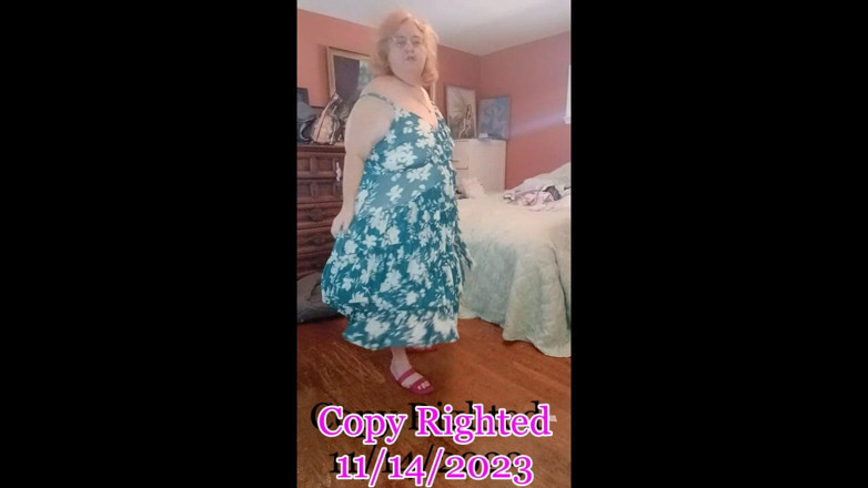 BBW nurse Vicki adventures with friends: Krankenschwester Vicky probiert neue kleidung und schuhe an teil 1