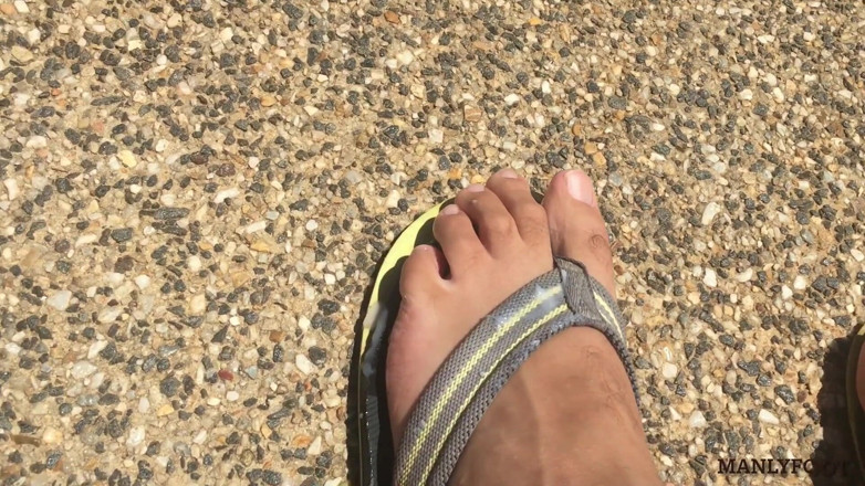 Manlyfoot: La vicina che scopa eiaculata in infradito! - Sborra feticismo del...