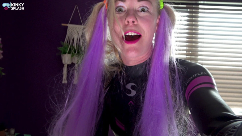 UKCuteGirl Lucy Lauren: Shiny Wetsuit Succubus xâm nhập giường của bạn để làm cạn...