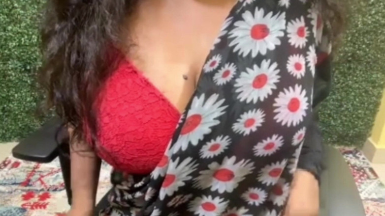 Surbhi453: 수업 후 동급생과 섹스하는 인도 여대생