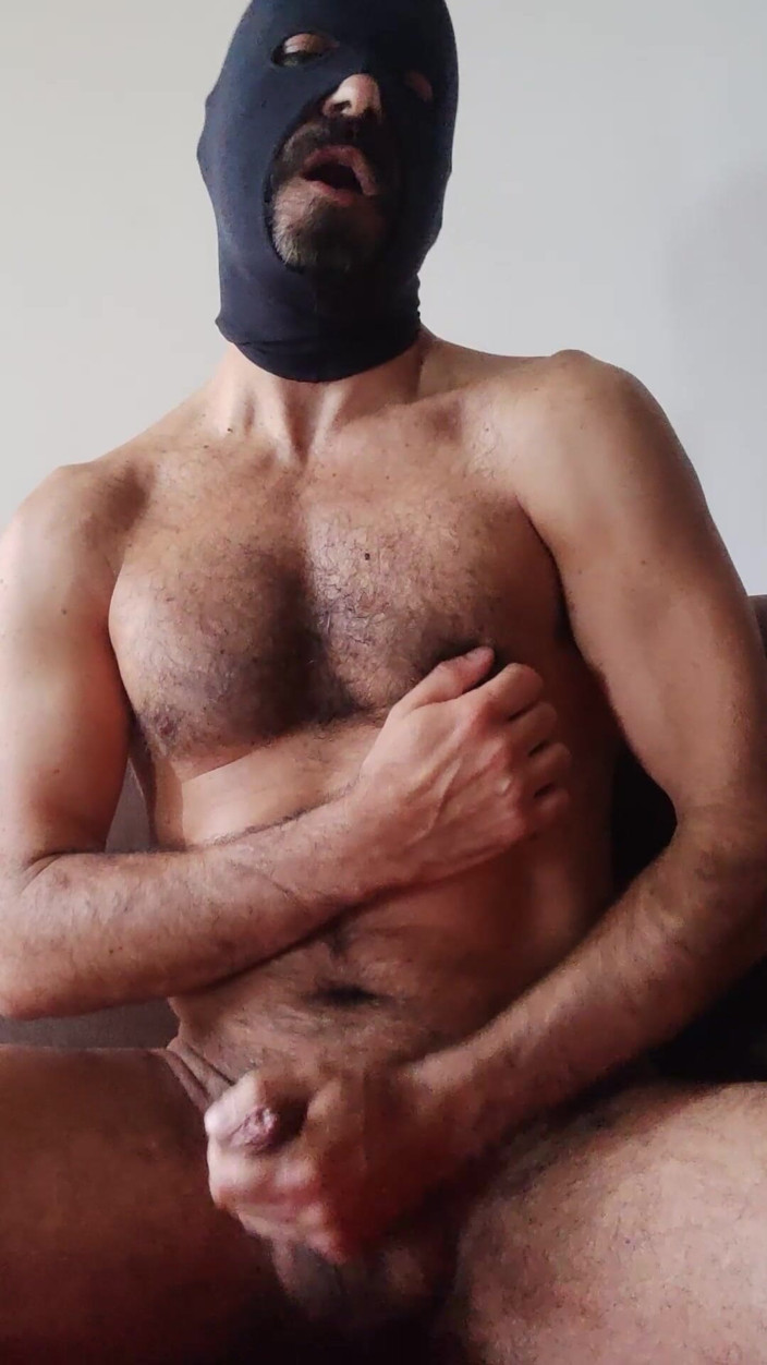 Hairy42: Maskeli baba