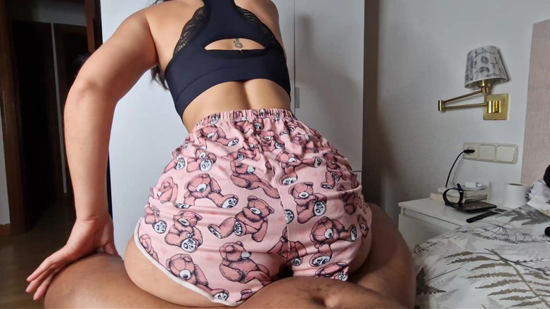 Carlalamamadora: 操我 18 岁女朋友最好的朋友与天然大屁股骑乘我的大拉丁鸡巴