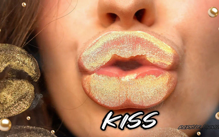 Rarible Diamond: Beso dorado metálico muy brillante en primer plano