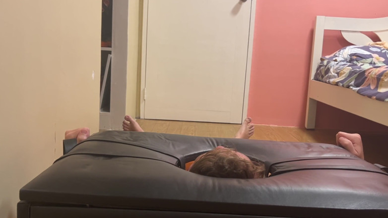 Mean Asian Wife: Oändlig ansiktssittande i lådan som serverar fitta och röv