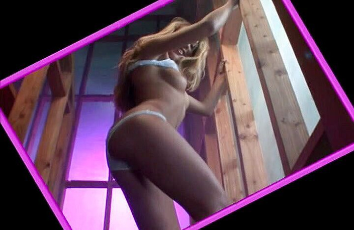Perfect Porno: Mahasiswi cantik dengan memek aduhai dientot sama dua petugas kebersihan...