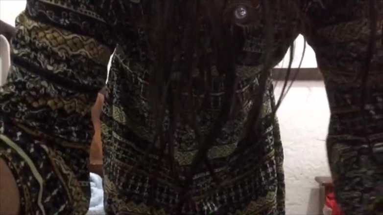Adorable Teen: 我的处女阴户感觉很热，我不知道当这种情况发生在我身上时该怎么办！