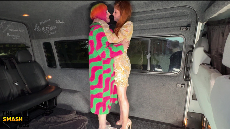 Lily kink: Smash Bus: Ramasser Des Inconnus