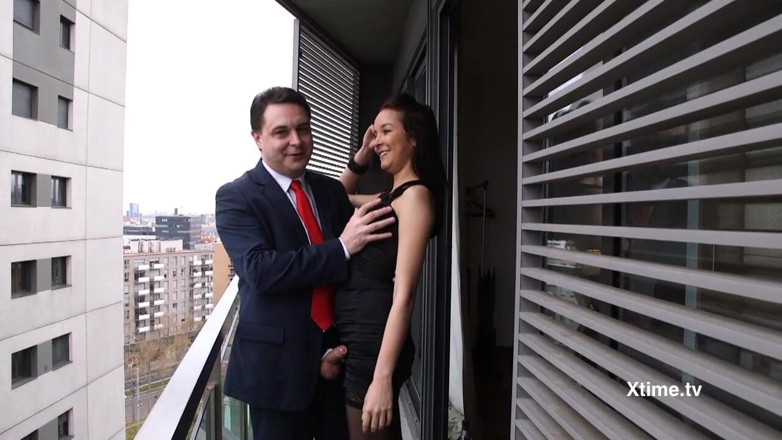 Andrea Dipre Channel: Francys Bell le hace una mamada y una paja de...