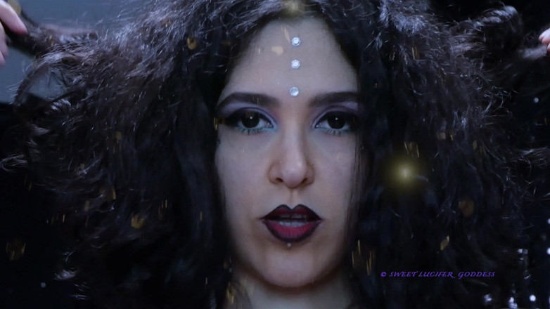 Rebecca Diamante: 为我刷卡