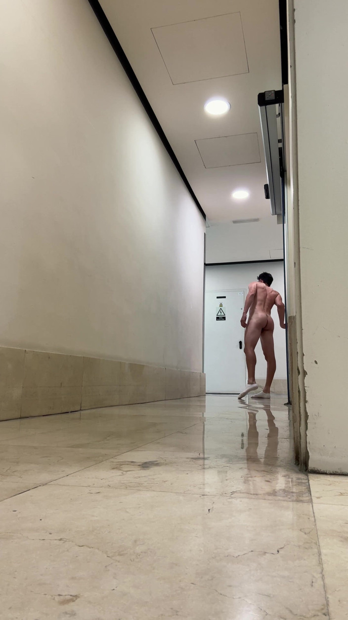 Paul Williams: Exhib risqué dans la salle de bain