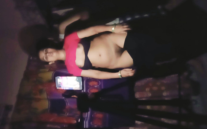 Hot Sis: Une femme mariée excitée prend une grosse bite dans la...