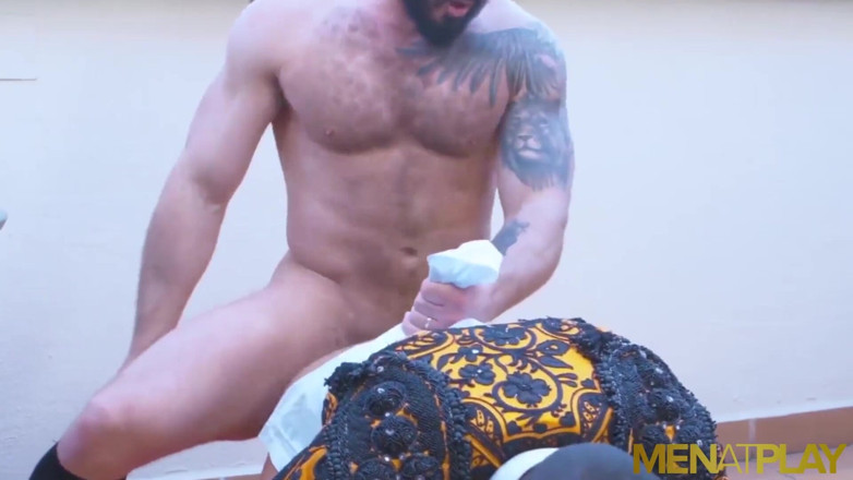 Menat Play: MENATPLAY - Touro lutador Denis Vega fodido anal por empresário