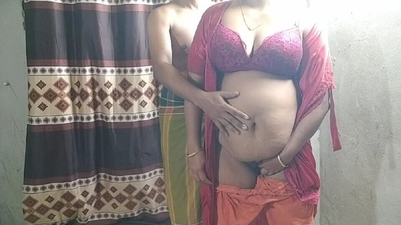 Hot_wife999: Malam percintaan bhabhi panas Tamil Desi Masti.video penuh