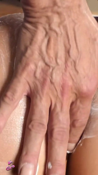 Pussy Massage with Cream for Soraya.
