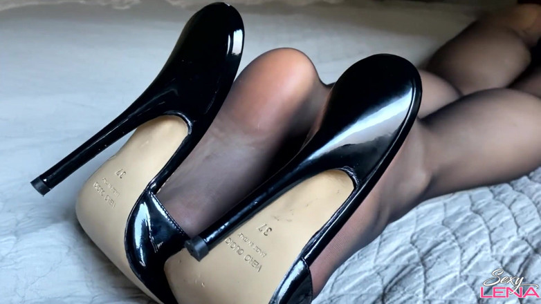 Goddess Lena: Travail de chaussures