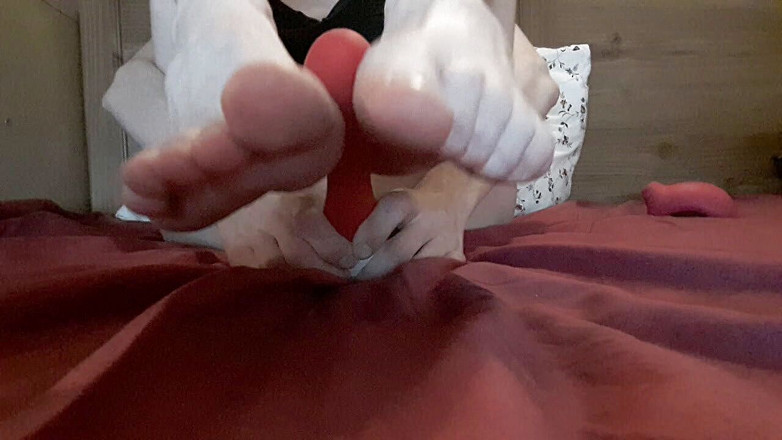 Christy G: Feticismo del piede di una teen amatoriale arrapata. Masturbazione con...