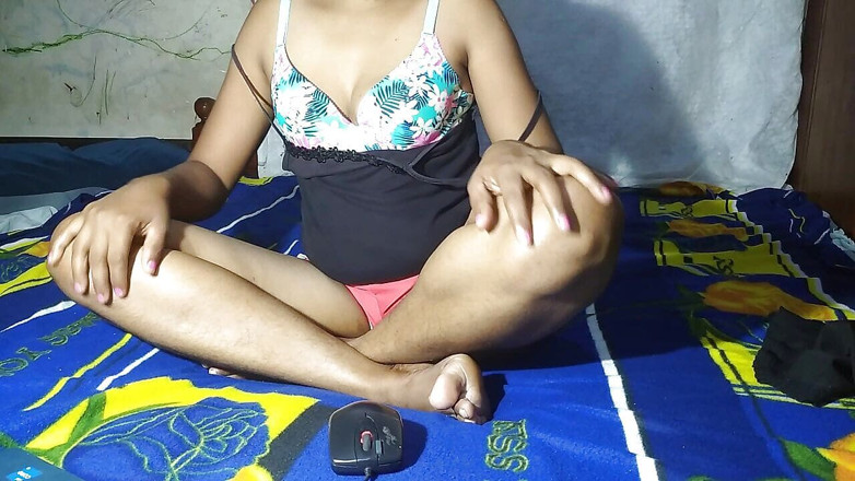 PinkyCouple: Ea vrea ca iubitul ei să-i fută pizda excitată, dar...