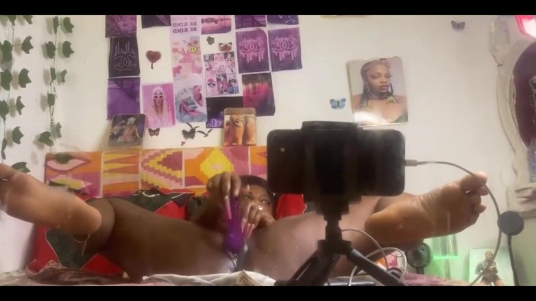 Anita wet pussy: Aku lagi asik mainin memekku sendirian sambil menatap cerminku